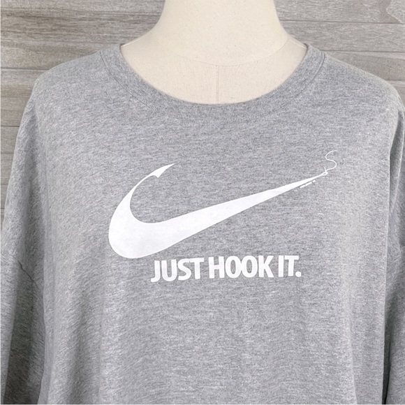 GILDAN Men's Nike Inspired Fishing Tee Gray/ White-3X - Picture 2 of 3